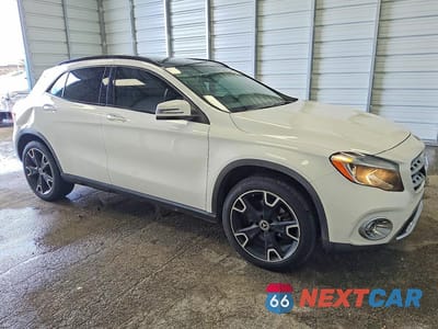 Czwarte zdjęcie samochodu z boku: 2020 MERCEDES-BENZ GLA 250 VIN:WDCTG4EBXLU027613 - miniatura