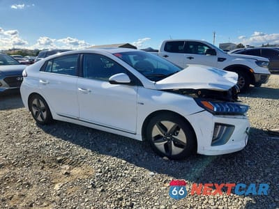 Czwarte zdjęcie samochodu z boku: 2020 HYUNDAI IONIQ LIMITED VIN:KMHC05LC5LU241657 - miniatura