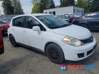 Czwarte zdjęcie samochodu z boku: 2007 NISSAN VERSA 1.8 S VIN:3N1BC13E87L417945 - miniatura