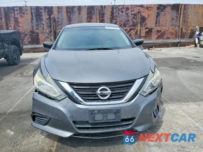 Piąte zdjęcie samochodu w środku: 2017 NISSAN ALTIMA 2.5 S VIN:1N4AL3AP8HC290271 - miniatura