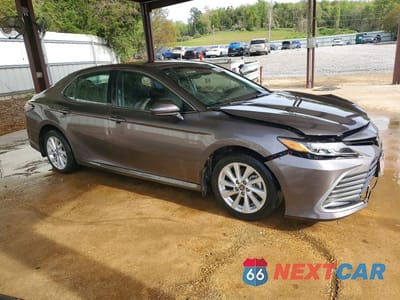 Czwarte zdjęcie samochodu z boku: 2023 TOYOTA CAMRY LE VIN:4T1C11AK1PU801518 - miniatura