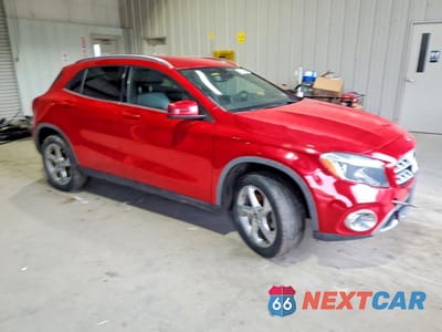 Czwarte zdjęcie samochodu z boku: 2019 MERCEDES-BENZ GLA 250 4MATIC VIN:WDCTG4GB6KU008052 - miniatura