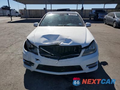 Piąte zdjęcie samochodu w środku: 2014 MERCEDES-BENZ C 300 4MATIC VIN:WDDGF8AB5ER316062 - miniatura