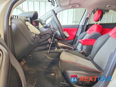 Zdjęcie 7 z 12 samochodu: 2016 FIAT 500X EASY VIN:ZFBCFYBT0GP331863 - miniatura