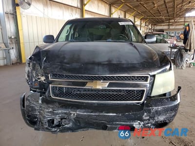 Piąte zdjęcie samochodu w środku: 2011 CHEVROLET SUBURBAN C1500 LS VIN:1GNSCHE09BR123101 - miniatura