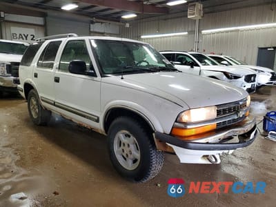Czwarte zdjęcie samochodu z boku: 1998 CHEV BLAZER VIN:1GNDT13W9W2248136 - miniatura