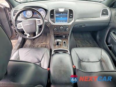 Zdjęcie 8 z 12 samochodu: 2013 CHRYSLER 300C VIN:2C3CCAKGXDH739564 - miniatura