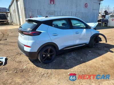 Trzecie zdjęcie samochodu z tyłu: 2022 CHEVROLET BOLT EUV PREMIER VIN:1G1FZ6S01N4117739 - miniatura