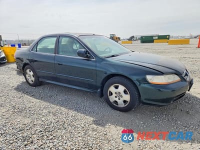 Czwarte zdjęcie samochodu z boku: 2001 HONDA ACCORD EX VIN:1HGCG16501A084674 - miniatura