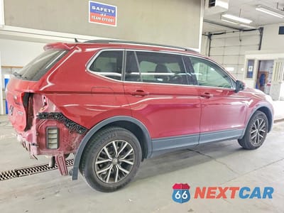 Trzecie zdjęcie samochodu z tyłu: 2019 VOLKSWAGEN TIGUAN SE VIN:3VV2B7AX4KM140190 - miniatura