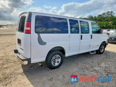 Trzecie zdjęcie samochodu z tyłu: 2003 CHEVROLET EXPRESS G2500 VIN:1GNGG25U631213638 - miniatura