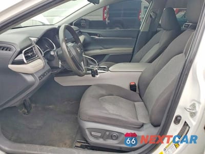 Zdjęcie 7 z 11 samochodu: 2021 TOYOTA CAMRY HYBRID LE VIN:4T1C31AKXMU556286 - miniatura