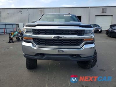 Piąte zdjęcie samochodu w środku: 2019 CHEVROLET SILVERADO LD K1500 LT VIN:2GCVKPEC7K1148827 - miniatura