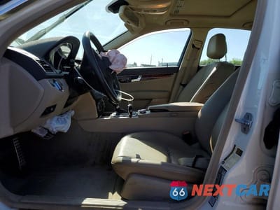 Zdjęcie 7 z 12 samochodu: 2011 MERCEDES-BENZ C 300 VIN:WDDGF5EBXBF645071 - miniatura