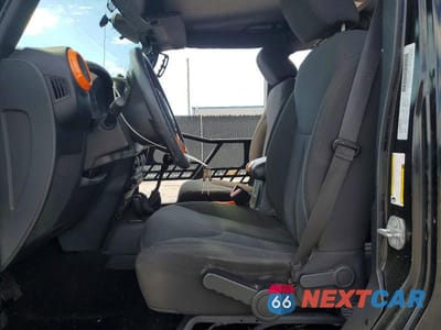 Zdjęcie 7 z 14 samochodu: 2016 JEEP WRANGLER UNLIMITED SPORT VIN:1C4BJWDG4GL255694 - miniatura