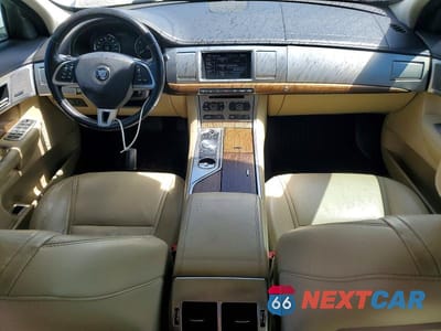 Zdjęcie 8 z 12 samochodu: 2015 JAGUAR XF 2.0T PREMIUM VIN:SAJWA0FS8FPU78748 - miniatura