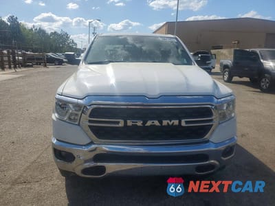 Piąte zdjęcie samochodu w środku: 2022 RAM 1500 BIG HORN VIN:1C6SRFBT5NN205081 - miniatura