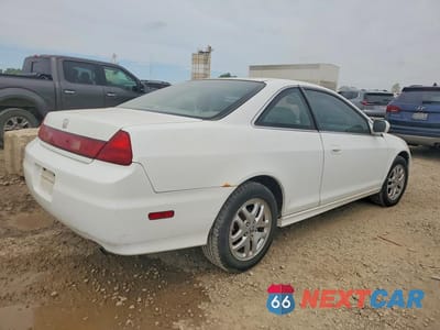 Trzecie zdjęcie samochodu z tyłu: 2001 HONDA ACCORD EX VIN:1HGCG22531A008328 - miniatura