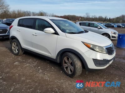 Czwarte zdjęcie samochodu z boku: 2013 KIA SPORTAGE LX VIN:KNDPB3A21D7367190 - miniatura