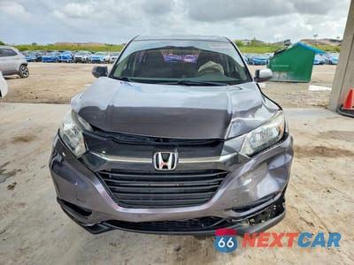 Piąte zdjęcie samochodu w środku: 2016 HONDA HR-V LX VIN:3CZRU5H31GM719671 - miniatura