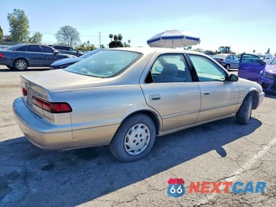 Trzecie zdjęcie samochodu z tyłu: 1998 TOYOTA CAMRY LE VIN:JT2BG22KXW0253116 - miniatura