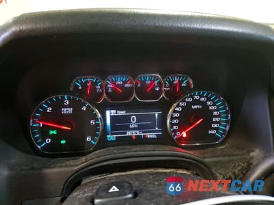Zdjęcie 9 z 13 samochodu: 2018 CHEVROLET SUBURBAN K1500 LT VIN:1GNSKHKC8JR386647 - miniatura