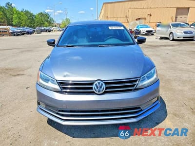 Piąte zdjęcie samochodu w środku: 2016 VOLKSWAGEN JETTA SPORT VIN:3VWD17AJ7GM248684 - miniatura