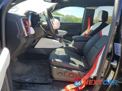 Zdjęcie 7 z 12 samochodu: 2025 GMC CANYON AT4 VIN:1GTP2DEK6S1240001 - miniatura