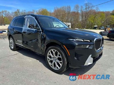 Czwarte zdjęcie samochodu z boku: 2025 BMW X7 XDRIVE40I VIN:5UX23EM04S9Y27987 - miniatura