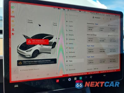 Zdjęcie 9 z 12 samochodu: 2025 TESLA MODEL Y VIN:7SAYGDEE9SA367154 - miniatura