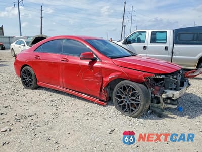 Czwarte zdjęcie samochodu z boku: 2014 MERCEDES-BENZ CLA 250 VIN:WDDSJ4EB9EN040939 - miniatura