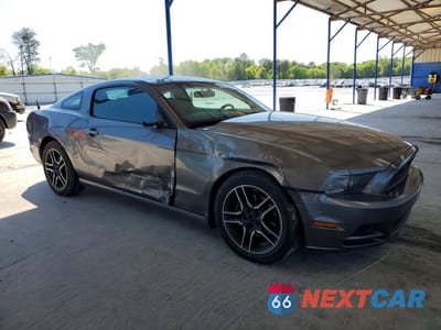 Czwarte zdjęcie samochodu z boku: 2014 FORD MUSTANG VIN:1ZVBP8AM0E5276450 - miniatura