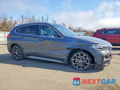 Czwarte zdjęcie samochodu z boku: 2021 BMW X1 XDRIVE28I VIN:WBXJG9C0XM5S84698 - miniatura