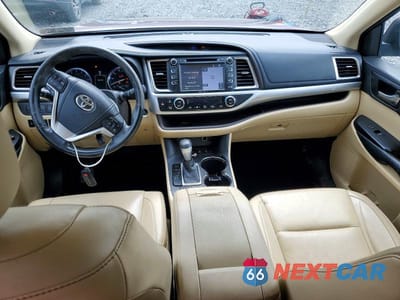 Zdjęcie 8 z 12 samochodu: 2015 TOYOTA HIGHLANDER XLE VIN:5TDJKRFH8FS104080 - miniatura