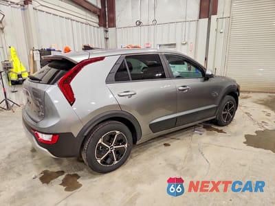 Trzecie zdjęcie samochodu z tyłu: 2026 KIA NIRO LX VIN:KNDCP3LE7T5339458 - miniatura