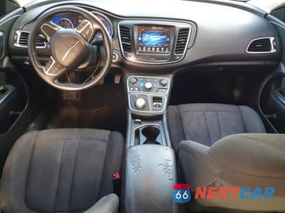 Zdjęcie 8 z 12 samochodu: 2016 CHRYSLER 200 LIMITED VIN:1C3CCCAB8GN118630 - miniatura