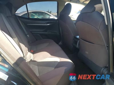 Zdjęcie 10 z 12 samochodu: 2018 TOYOTA CAMRY LE VIN:4T1B11HKXJU527857 - miniatura