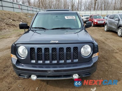 Piąte zdjęcie samochodu w środku: 2016 JEEP PATRIOT LATITUDE VIN:1C4NJRFB9GD586412 - miniatura