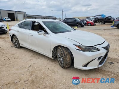 Czwarte zdjęcie samochodu z boku: 2019 LEXUS ES 300H VIN:JTHB21B17K2004499 - miniatura