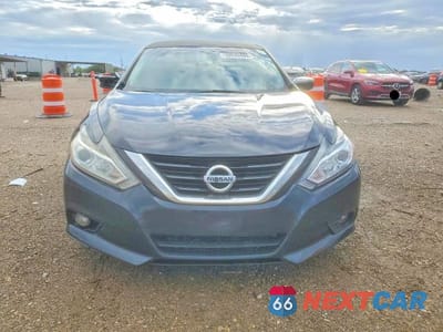 Piąte zdjęcie samochodu w środku: 2017 NISSAN ALTIMA 2.5 SV VIN:1N4AL3AP1HC160560 - miniatura