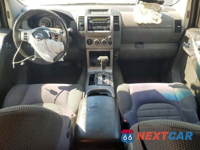 Zdjęcie 8 z 13 samochodu: 2006 NISSAN PATHFINDER S VIN:5N1AR18WX6C682851 - miniatura