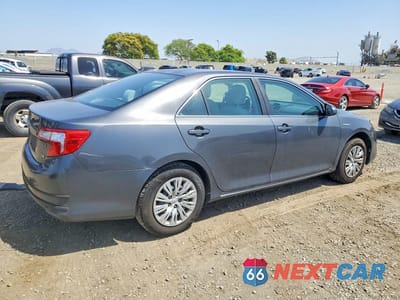 Trzecie zdjęcie samochodu z tyłu: 2012 TOYOTA CAMRY HYBRID LE VIN:4T1BD1FK7CU030231 - miniatura