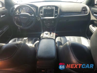 Zdjęcie 8 z 12 samochodu: 2022 CHRYSLER 300 S VIN:2C3CCABG7NH236401 - miniatura