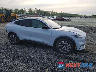 Czwarte zdjęcie samochodu z boku: 2022 FORD MUSTANG MACH-E PREMIUM VIN:3FMTK3SU2NMA13731 - miniatura