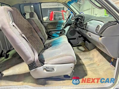 Piąte zdjęcie samochodu w środku: 1998 DODGE RAM 2500 VIN:1B7KC236XWJ248013 - miniatura