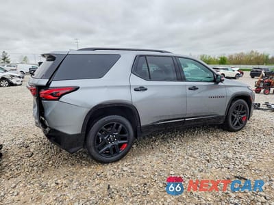 Trzecie zdjęcie samochodu z tyłu: 2023 CHEVROLET TRAVERSE PREMIER VIN:1GNEVKKW7PJ331576 - miniatura