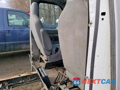 Zdjęcie 10 z 12 samochodu: 2017 FORD ECONOLINE E350 SUPER DUTY CUTAWAY VAN VIN:1FDWE3FS9HDC67451 - miniatura