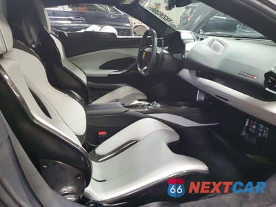 Zdjęcie 10 z 12 samochodu: 2024 FERRARI 296 GTS VIN:ZFF01SMAXR0307461 - miniatura