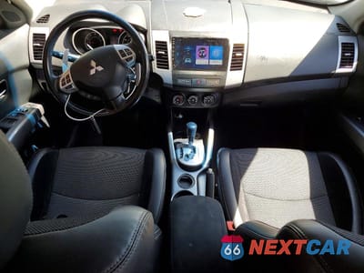 Zdjęcie 8 z 12 samochodu: 2010 MITSUBISHI OUTLANDER SE VIN:JA4AS3AW0AZ016919 - miniatura