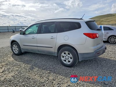 Drugie zdjęcie samochodu z przodu: 2010 CHEVROLET TRAVERSE LS VIN:1GNLVEEDXAS109215 - miniatura